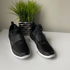 Puma Black and White Athletic Shoes